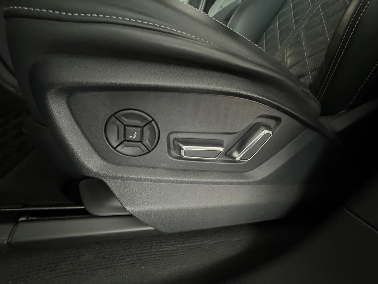 Audi Q8 60 TFSI e quattro S Line Pano|RS Seat|HuD|B&O|Massage