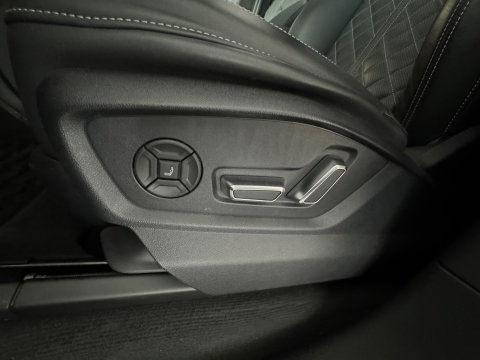 Audi Q8 60 TFSI e quattro S Line Pano|RS Seat|HuD|B&O|Massage