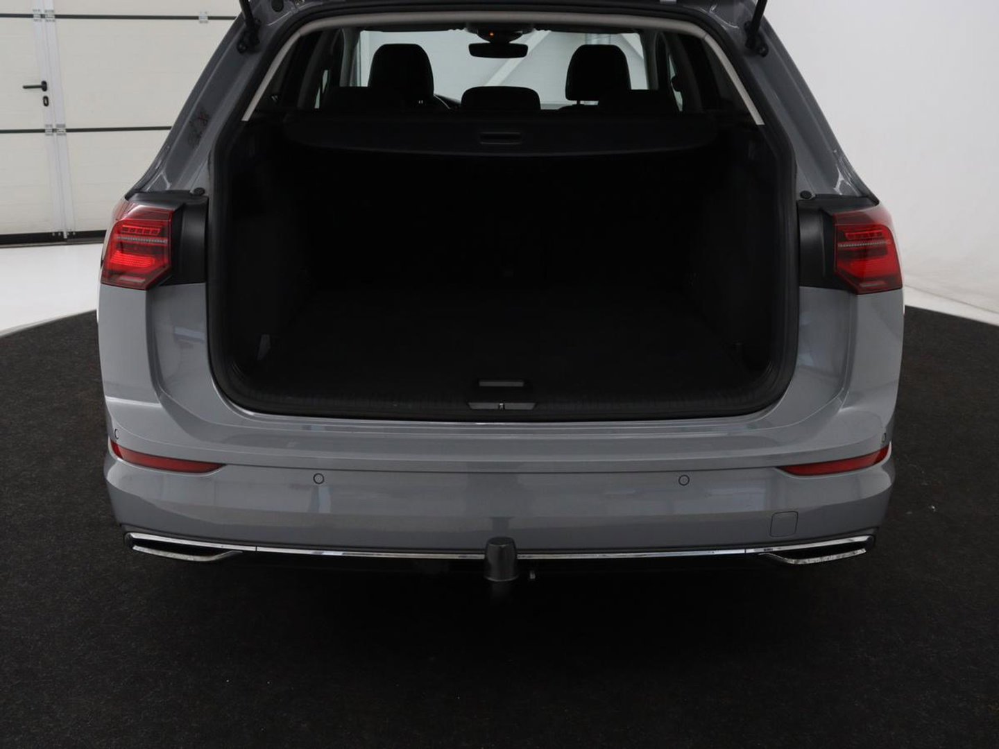Volkswagen Golf 1.5 TSI Style | Matrix LED | Camera | Carplay | Trekhaak | Massage | Memory | Sfeerverlichting | Adaptive cruise | Digital Cockpit | Parkeerhulp | File Assistent | Climate control | Bluetooth