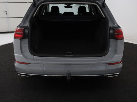 Volkswagen Golf 1.5 TSI Style | Matrix LED | Camera | Carplay | Trekhaak | Massage | Memory | Sfeerverlichting | Adaptive cruise | Digital Cockpit | Parkeerhulp | File Assistent | Climate control | Bluetooth