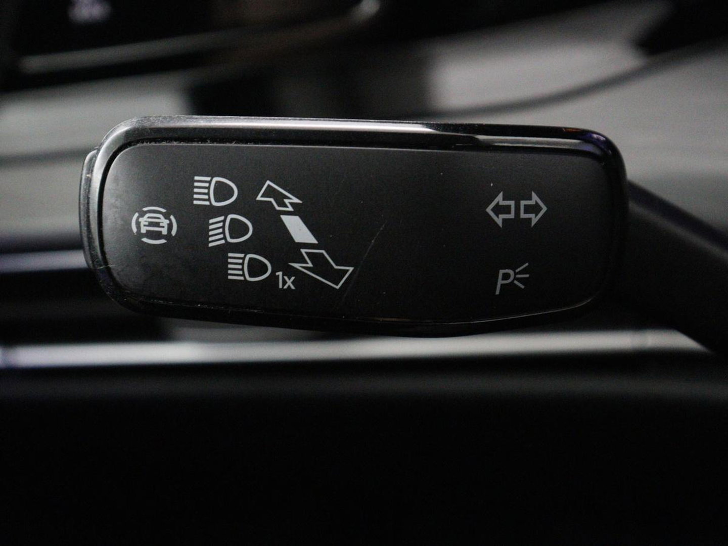 Volkswagen Golf 1.5 TSI Style | Matrix LED | Camera | Carplay | Trekhaak | Massage | Memory | Sfeerverlichting | Adaptive cruise | Digital Cockpit | Parkeerhulp | File Assistent | Climate control | Bluetooth