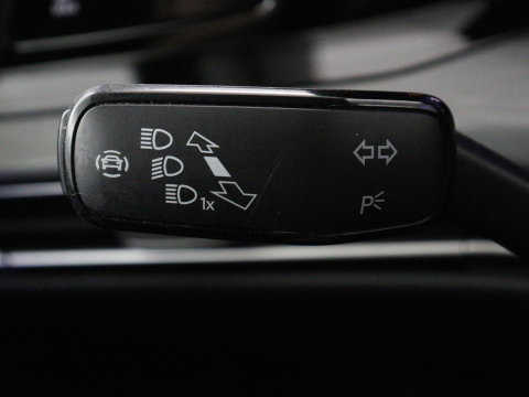 Volkswagen Golf 1.5 TSI Style | Matrix LED | Camera | Carplay | Trekhaak | Massage | Memory | Sfeerverlichting | Adaptive cruise | Digital Cockpit | Parkeerhulp | File Assistent | Climate control | Bluetooth