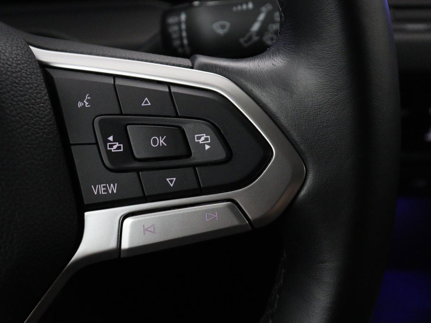 Volkswagen Golf 1.5 TSI Style | Matrix LED | Camera | Carplay | Trekhaak | Massage | Memory | Sfeerverlichting | Adaptive cruise | Digital Cockpit | Parkeerhulp | File Assistent | Climate control | Bluetooth