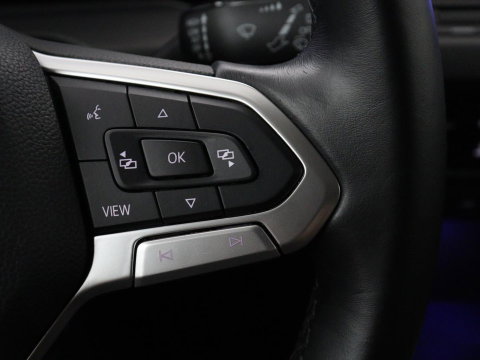 Volkswagen Golf 1.5 TSI Style | Matrix LED | Camera | Carplay | Trekhaak | Massage | Memory | Sfeerverlichting | Adaptive cruise | Digital Cockpit | Parkeerhulp | File Assistent | Climate control | Bluetooth