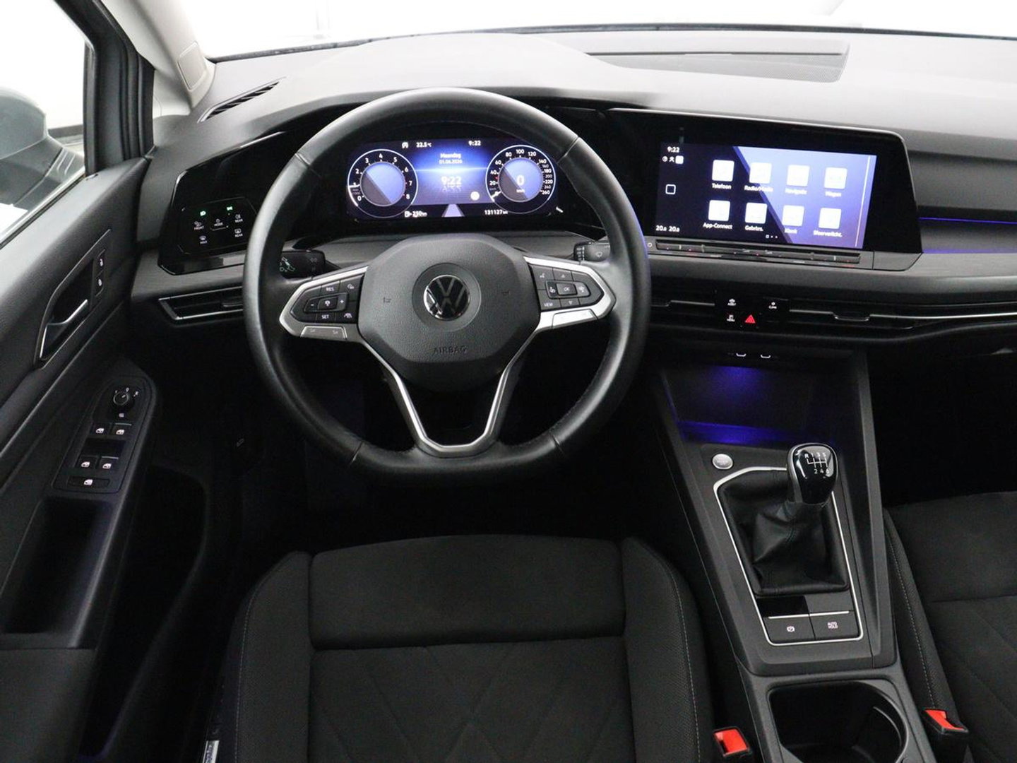 Volkswagen Golf 1.5 TSI Style | Matrix LED | Camera | Carplay | Trekhaak | Massage | Memory | Sfeerverlichting | Adaptive cruise | Digital Cockpit | Parkeerhulp | File Assistent | Climate control | Bluetooth