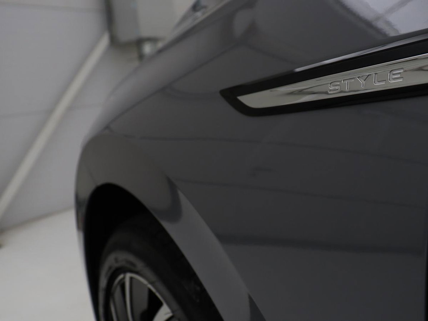 Volkswagen Golf 1.5 TSI Style | Matrix LED | Camera | Carplay | Trekhaak | Massage | Memory | Sfeerverlichting | Adaptive cruise | Digital Cockpit | Parkeerhulp | File Assistent | Climate control | Bluetooth