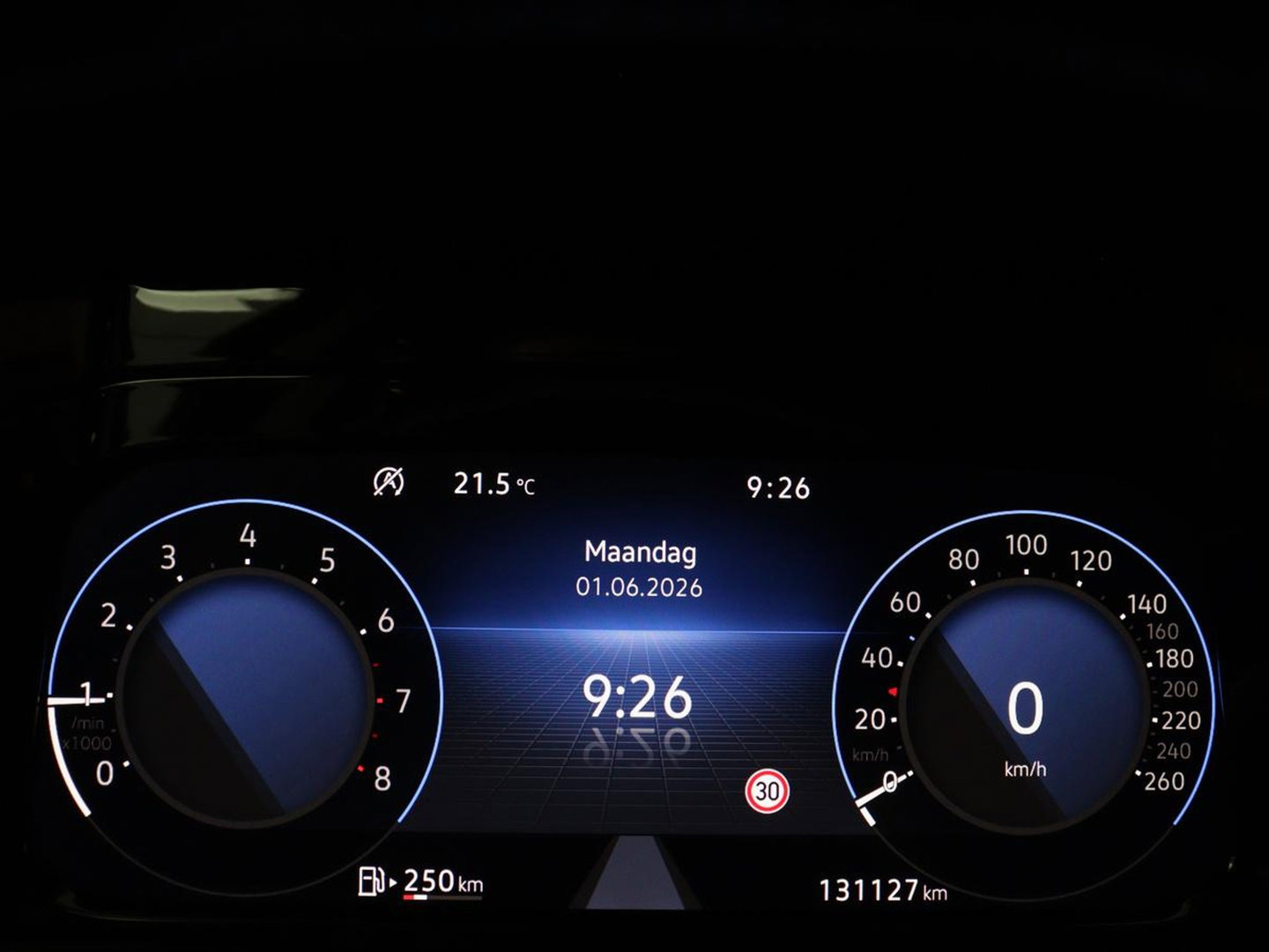 Volkswagen Golf 1.5 TSI Style | Matrix LED | Camera | Carplay | Trekhaak | Massage | Memory | Sfeerverlichting | Adaptive cruise | Digital Cockpit | Parkeerhulp | File Assistent | Climate control | Bluetooth