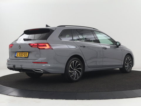 Volkswagen Golf 1.5 TSI Style | Matrix LED | Camera | Carplay | Trekhaak | Massage | Memory | Sfeerverlichting | Adaptive cruise | Digital Cockpit | Parkeerhulp | File Assistent | Climate control | Bluetooth