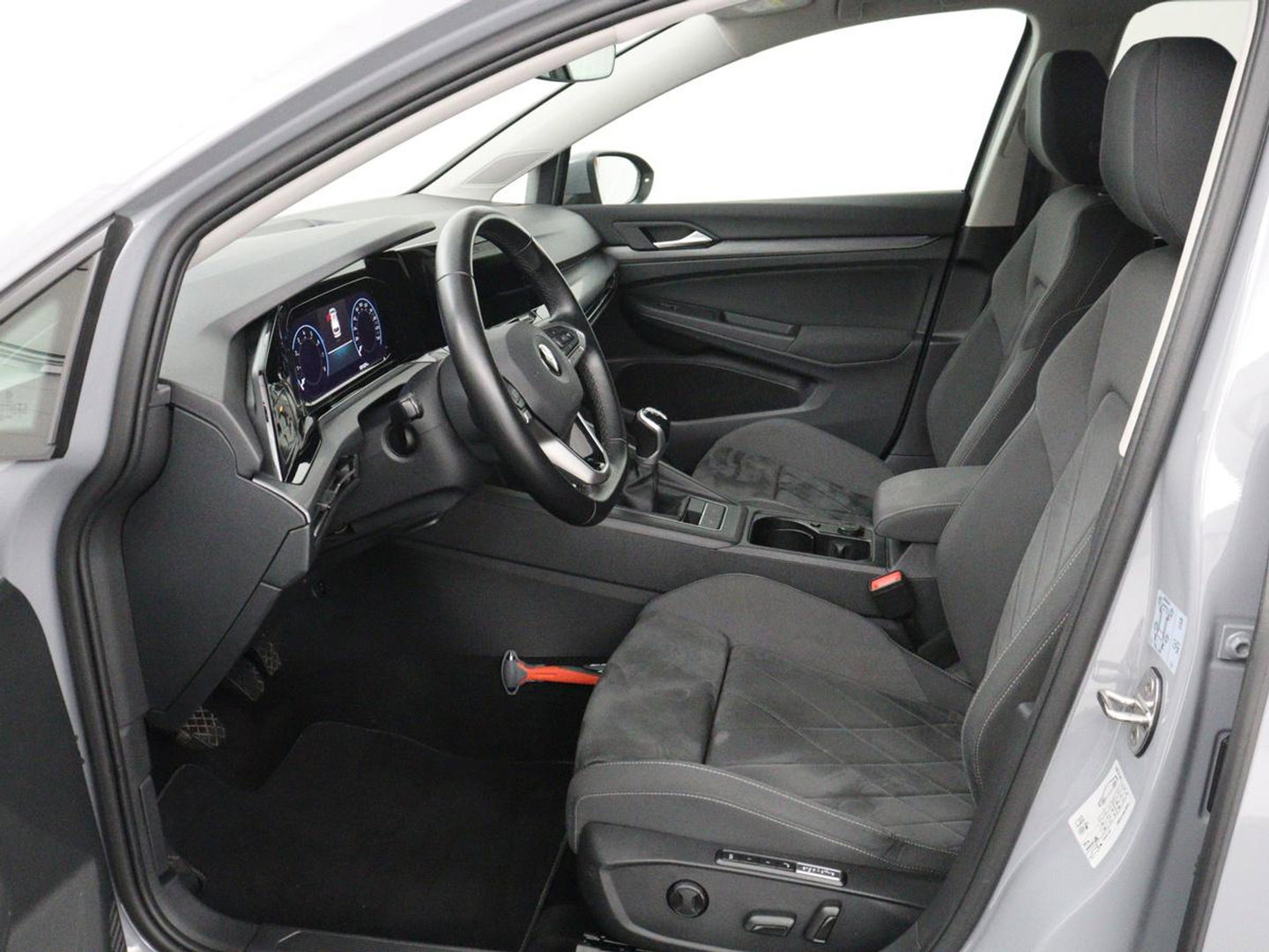 Volkswagen Golf 1.5 TSI Style | Matrix LED | Camera | Carplay | Trekhaak | Massage | Memory | Sfeerverlichting | Adaptive cruise | Digital Cockpit | Parkeerhulp | File Assistent | Climate control | Bluetooth