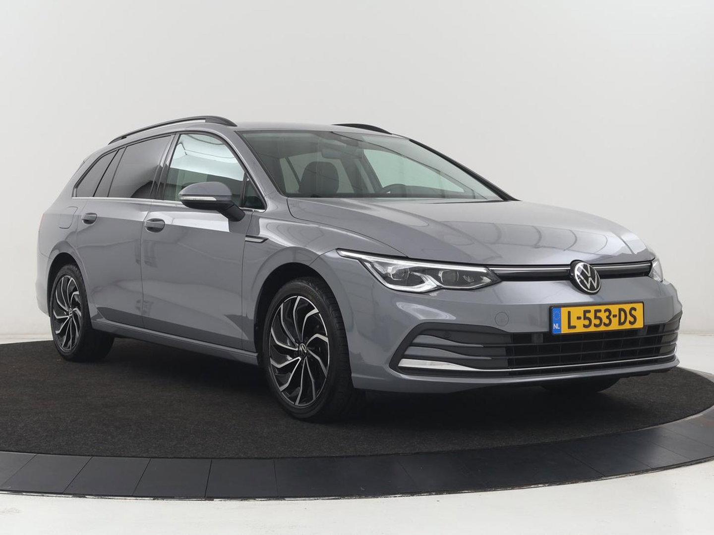 Volkswagen Golf 1.5 TSI Style | Matrix LED | Camera | Carplay | Trekhaak | Massage | Memory | Sfeerverlichting | Adaptive cruise | Digital Cockpit | Parkeerhulp | File Assistent | Climate control | Bluetooth