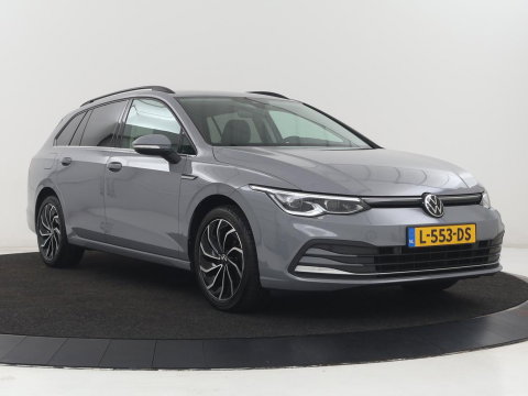 Volkswagen Golf 1.5 TSI Style | Matrix LED | Camera | Carplay | Trekhaak | Massage | Memory | Sfeerverlichting | Adaptive cruise | Digital Cockpit | Parkeerhulp | File Assistent | Climate control | Bluetooth
