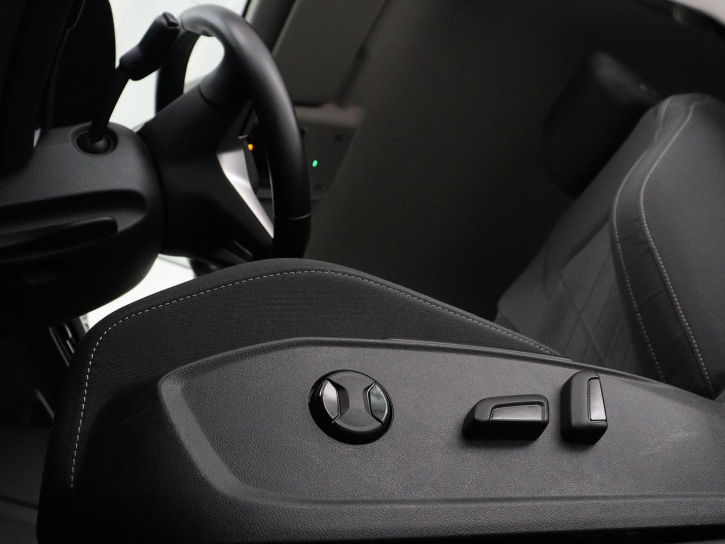 Volkswagen Golf 1.5 TSI Style | Matrix LED | Camera | Carplay | Trekhaak | Massage | Memory | Sfeerverlichting | Adaptive cruise | Digital Cockpit | Parkeerhulp | File Assistent | Climate control | Bluetooth