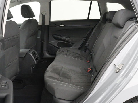 Volkswagen Golf 1.5 TSI Style | Matrix LED | Camera | Carplay | Trekhaak | Massage | Memory | Sfeerverlichting | Adaptive cruise | Digital Cockpit | Parkeerhulp | File Assistent | Climate control | Bluetooth