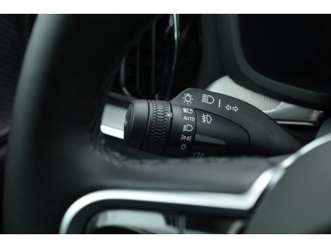 Volvo V60 2.0 T6 Plug-in hybrid AWD Plus Dark | Head-up | Trekhaak | 360 camera | H&K Audio | Stoel + stuurverwarming |