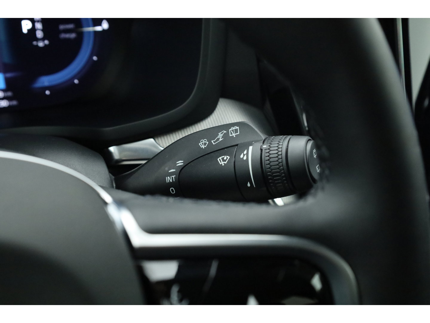 Volvo V60 2.0 T6 Plug-in hybrid AWD Plus Dark | Head-up | Trekhaak | 360 camera | H&K Audio | Stoel + stuurverwarming |