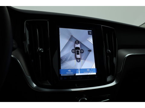 Volvo V60 2.0 T6 Plug-in hybrid AWD Plus Dark | Head-up | Trekhaak | 360 camera | H&K Audio | Stoel + stuurverwarming |