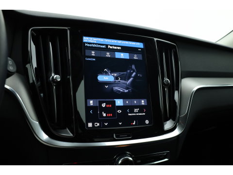 Volvo V60 2.0 T6 Plug-in hybrid AWD Plus Dark | Head-up | Trekhaak | 360 camera | H&K Audio | Stoel + stuurverwarming |