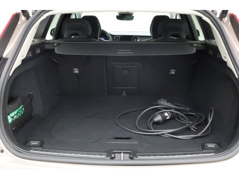 Volvo V60 2.0 T6 Plug-in hybrid AWD Plus Dark | Head-up | Trekhaak | 360 camera | H&K Audio | Stoel + stuurverwarming |