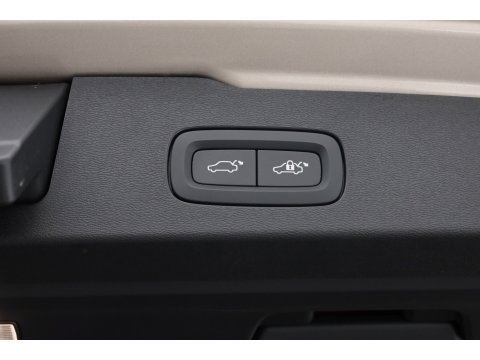Volvo V60 2.0 T6 Plug-in hybrid AWD Plus Dark | Head-up | Trekhaak | 360 camera | H&K Audio | Stoel + stuurverwarming |