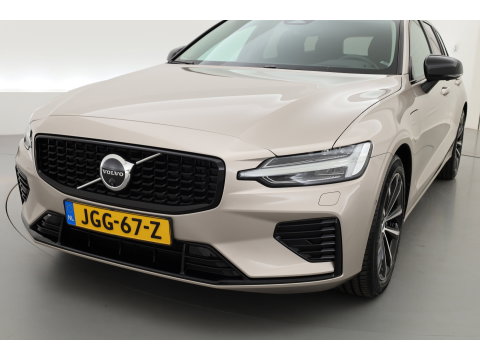 Volvo V60 2.0 T6 Plug-in hybrid AWD Plus Dark | Head-up | Trekhaak | 360 camera | H&K Audio | Stoel + stuurverwarming |
