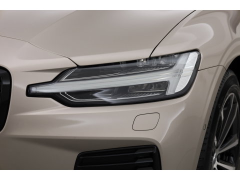 Volvo V60 2.0 T6 Plug-in hybrid AWD Plus Dark | Head-up | Trekhaak | 360 camera | H&K Audio | Stoel + stuurverwarming |