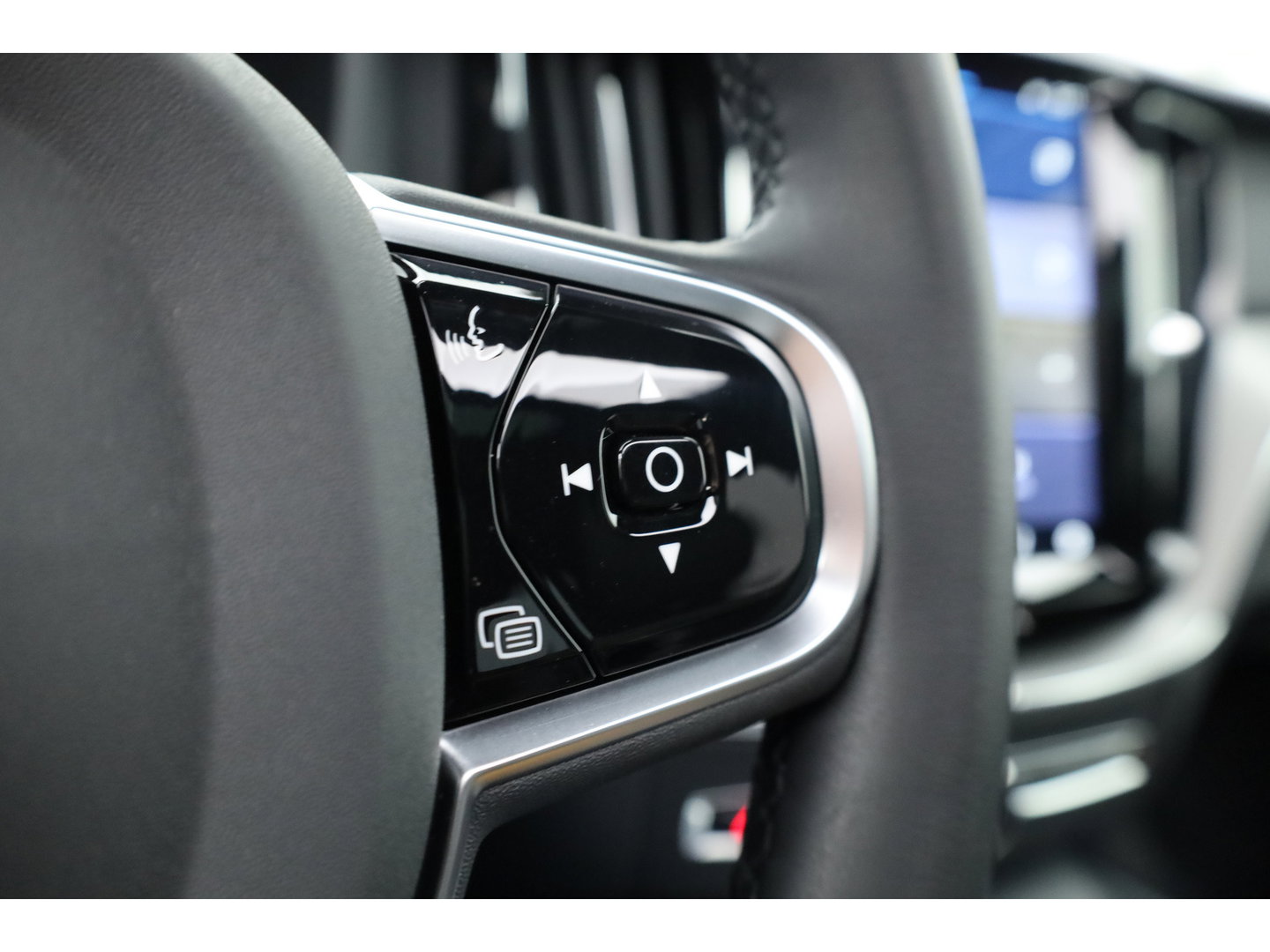 Volvo XC60 2.0 T8 Plug-in-hybrid AWD Polestar Engineered | Bowers & Wilkins | Pano | Öhlins |  | HUD | Elek. Trekhaak | 360cam | 22'' | Zwarte hemel |
