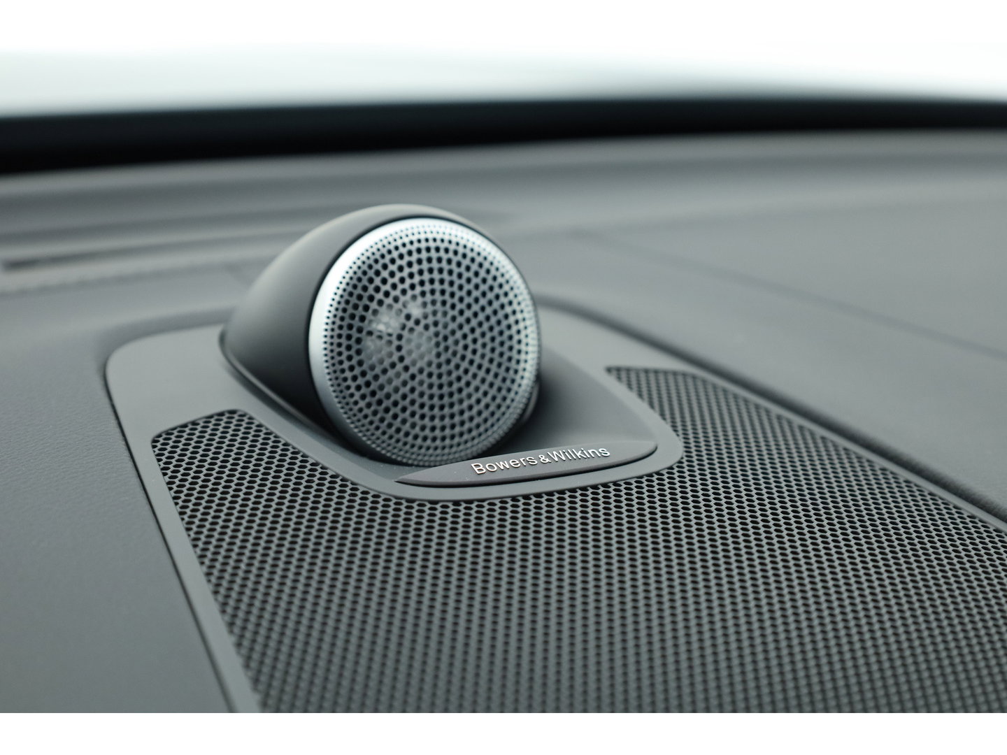 Volvo XC60 2.0 T8 Plug-in-hybrid AWD Polestar Engineered | Bowers & Wilkins | Pano | Öhlins |  | HUD | Elek. Trekhaak | 360cam | 22'' | Zwarte hemel |