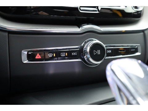 Volvo XC60 2.0 T8 Plug-in-hybrid AWD Polestar Engineered | Bowers & Wilkins | Pano | Öhlins |  | HUD | Elek. Trekhaak | 360cam | 22'' | Zwarte hemel |