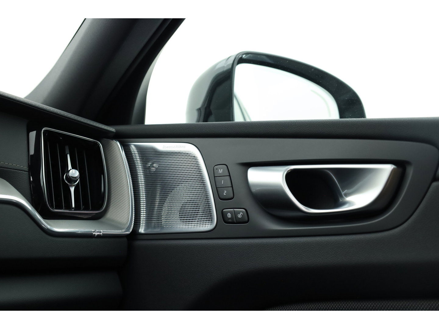 Volvo XC60 2.0 T8 Plug-in-hybrid AWD Polestar Engineered | Bowers & Wilkins | Pano | Öhlins |  | HUD | Elek. Trekhaak | 360cam | 22'' | Zwarte hemel |