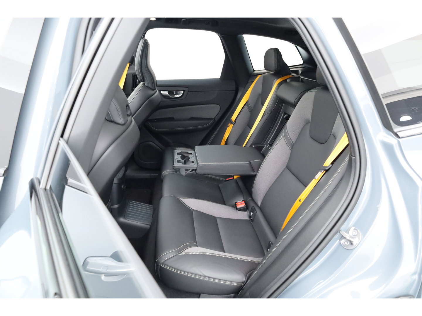 Volvo XC60 2.0 T8 Plug-in-hybrid AWD Polestar Engineered | Bowers & Wilkins | Pano | Öhlins |  | HUD | Elek. Trekhaak | 360cam | 22'' | Zwarte hemel |