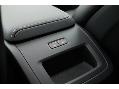 Volvo XC60 2.0 T8 Plug-in-hybrid AWD Polestar Engineered | Bowers & Wilkins | Pano | Öhlins |  | HUD | Elek. Trekhaak | 360cam | 22'' | Zwarte hemel |