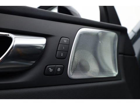 Volvo XC60 2.0 T8 Plug-in-hybrid AWD Polestar Engineered | Bowers & Wilkins | Pano | Öhlins |  | HUD | Elek. Trekhaak | 360cam | 22'' | Zwarte hemel |