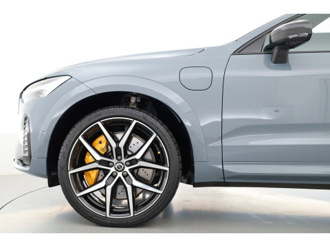 Volvo XC60 2.0 T8 Plug-in-hybrid AWD Polestar Engineered | Bowers & Wilkins | Pano | Öhlins |  | HUD | Elek. Trekhaak | 360cam | 22'' | Zwarte hemel |