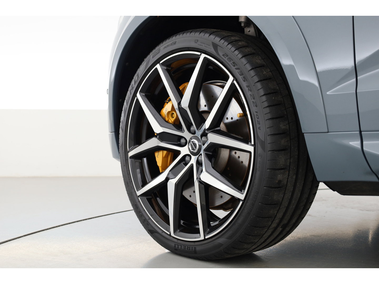 Volvo XC60 2.0 T8 Plug-in-hybrid AWD Polestar Engineered | Bowers & Wilkins | Pano | Öhlins |  | HUD | Elek. Trekhaak | 360cam | 22'' | Zwarte hemel |