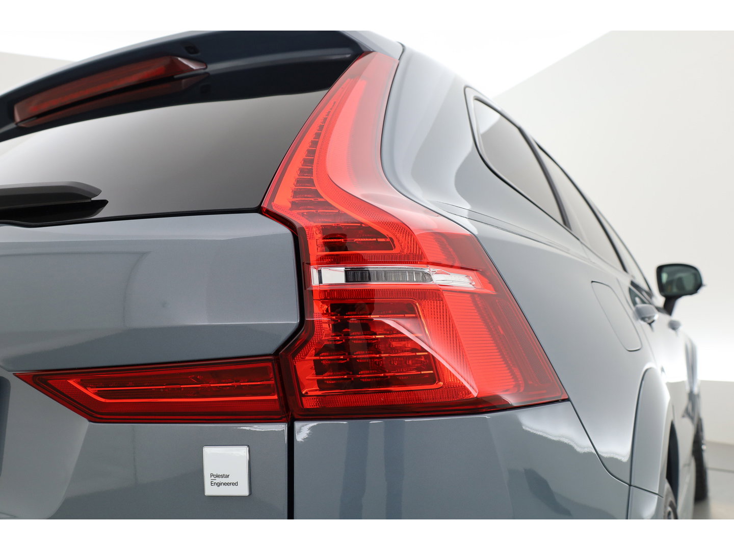 Volvo XC60 2.0 T8 Plug-in-hybrid AWD Polestar Engineered | Bowers & Wilkins | Pano | Öhlins |  | HUD | Elek. Trekhaak | 360cam | 22'' | Zwarte hemel |