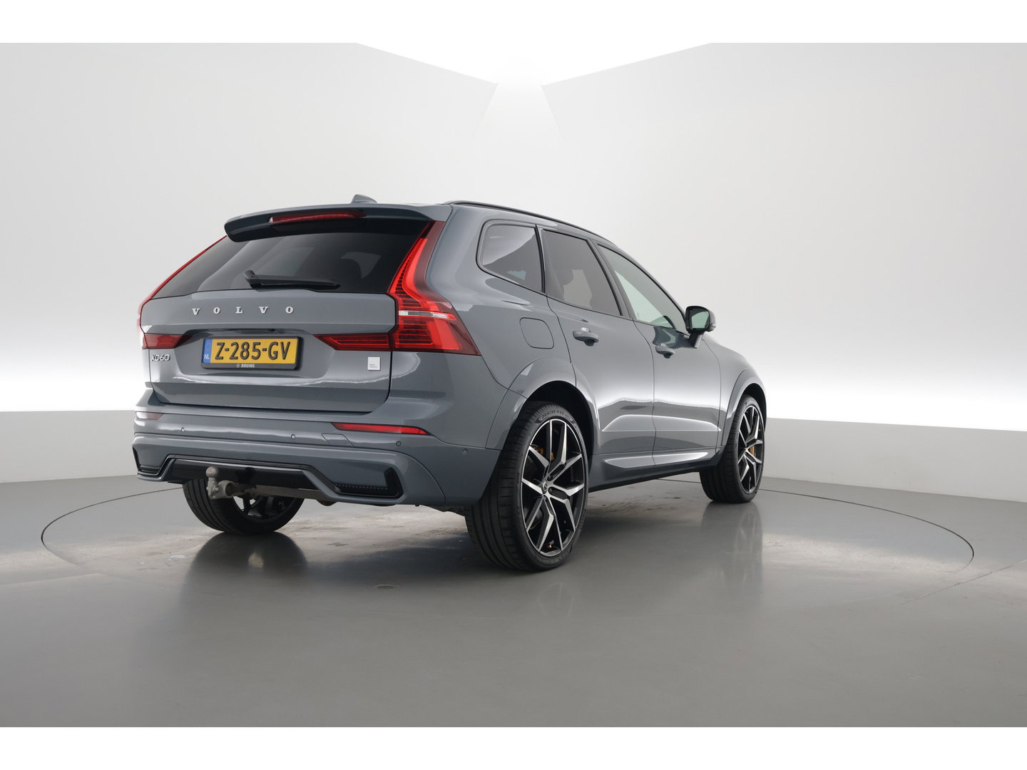 Volvo XC60 2.0 T8 Plug-in-hybrid AWD Polestar Engineered | Bowers & Wilkins | Pano | Öhlins |  | HUD | Elek. Trekhaak | 360cam | 22'' | Zwarte hemel |