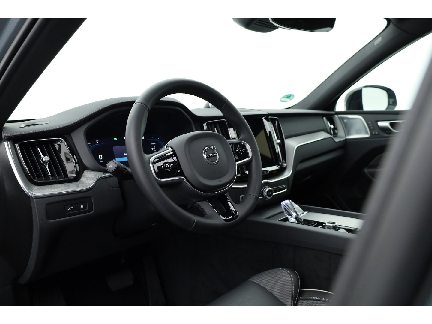 Volvo XC60 2.0 T8 Plug-in-hybrid AWD Polestar Engineered | Bowers & Wilkins | Pano | Öhlins |  | HUD | Elek. Trekhaak | 360cam | 22'' | Zwarte hemel |