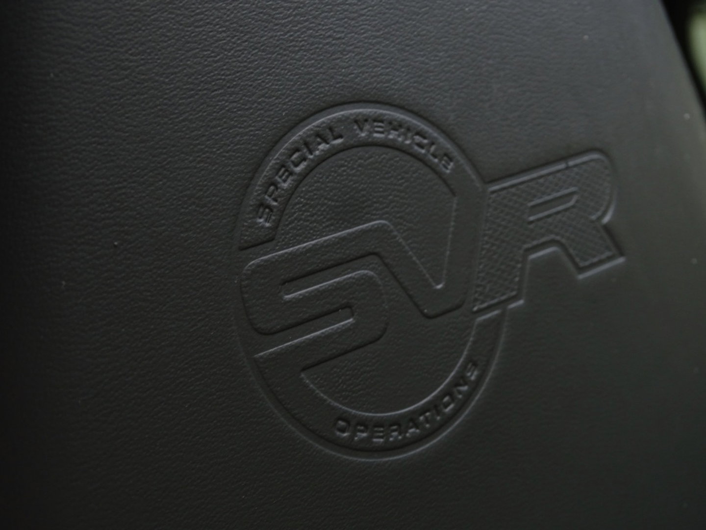 Land Rover Range Rover Sport 5.0 V8 576PK SC SVR SVO / Quicksilver RVS / Alcantara / carbon