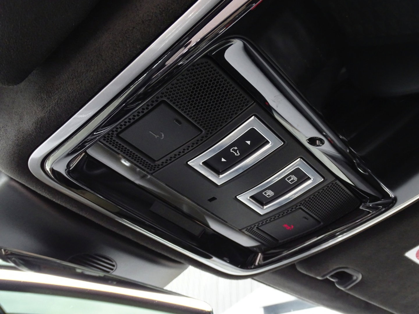 Land Rover Range Rover Sport 5.0 V8 576PK SC SVR SVO / Quicksilver RVS / Alcantara / carbon