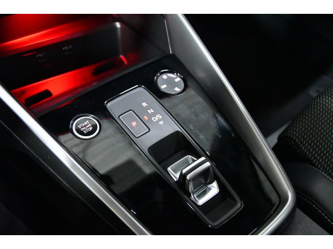 Audi A3 SPORTBACK 35 TFSI 3x S-line edition, Pano, B&O, Cam