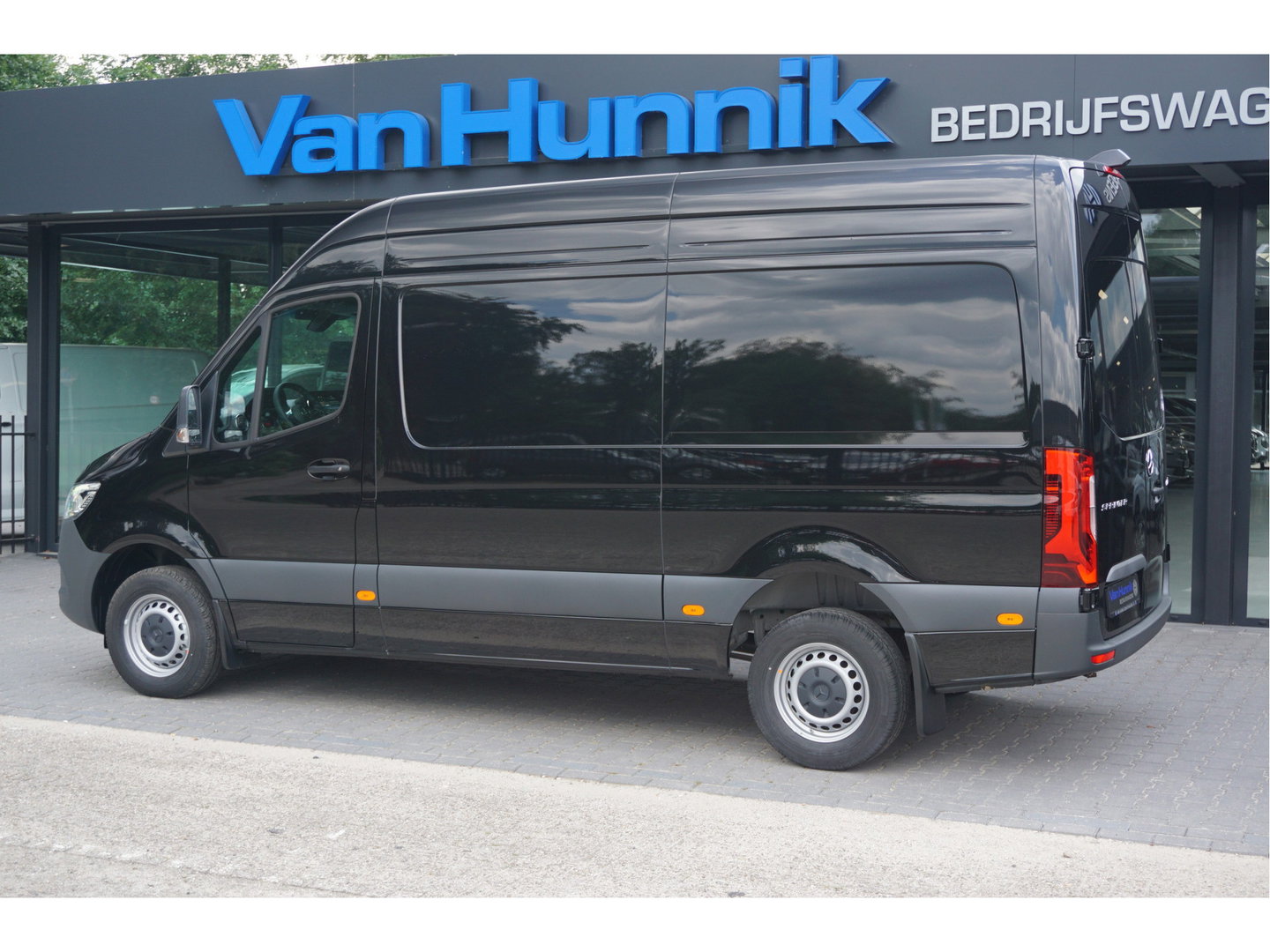 Mercedes-Benz Sprinter 317CDI Pro L2H2 BPM VRIJ!! 10.25" Mbux Cam, Gev. Stoel, 3.5T Trekgewicht, LED!! NR. A720*