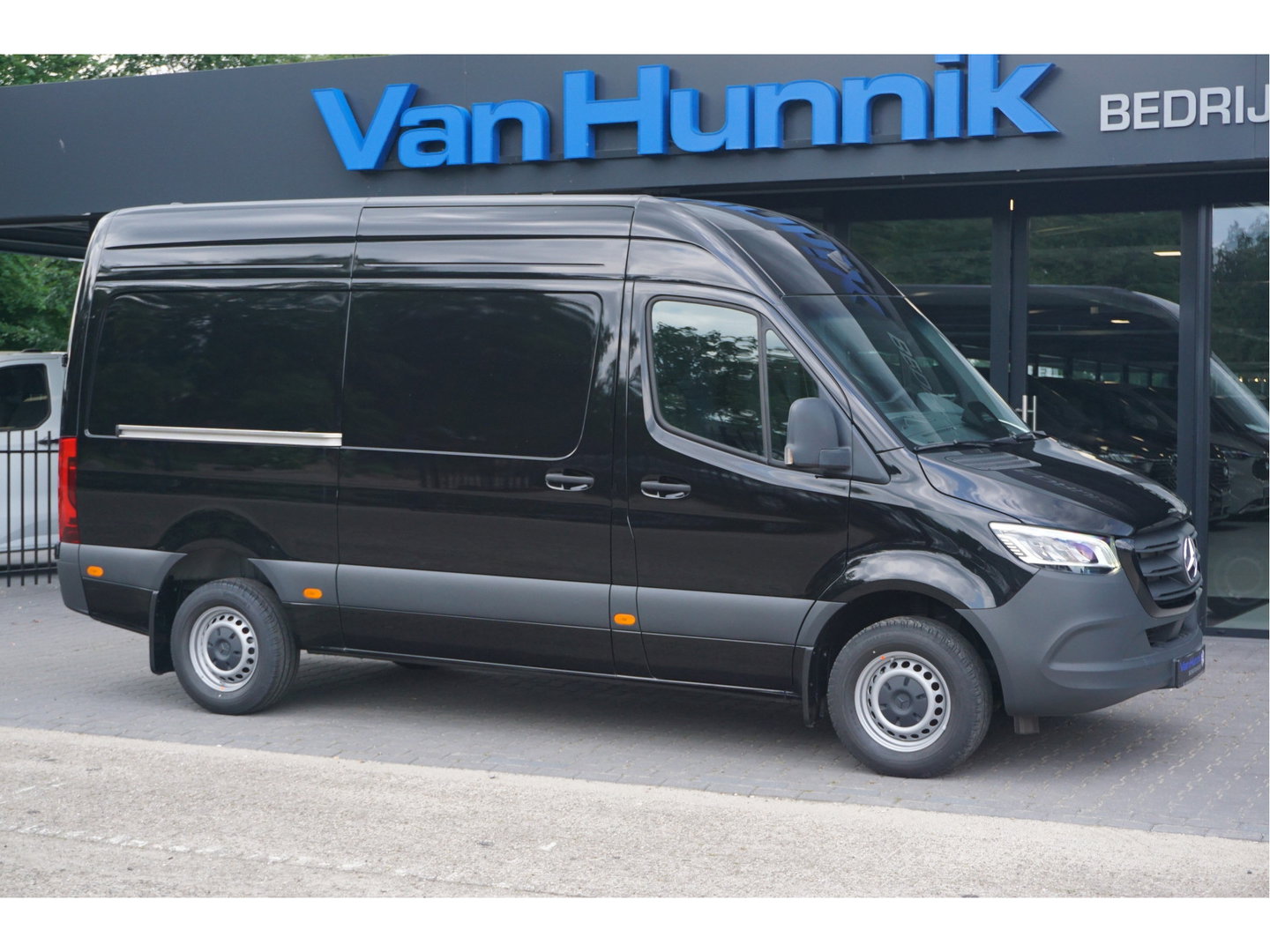Mercedes-Benz Sprinter 317CDI Pro L2H2 BPM VRIJ!! 10.25" Mbux Cam, Gev. Stoel, 3.5T Trekgewicht, LED!! NR. A720*