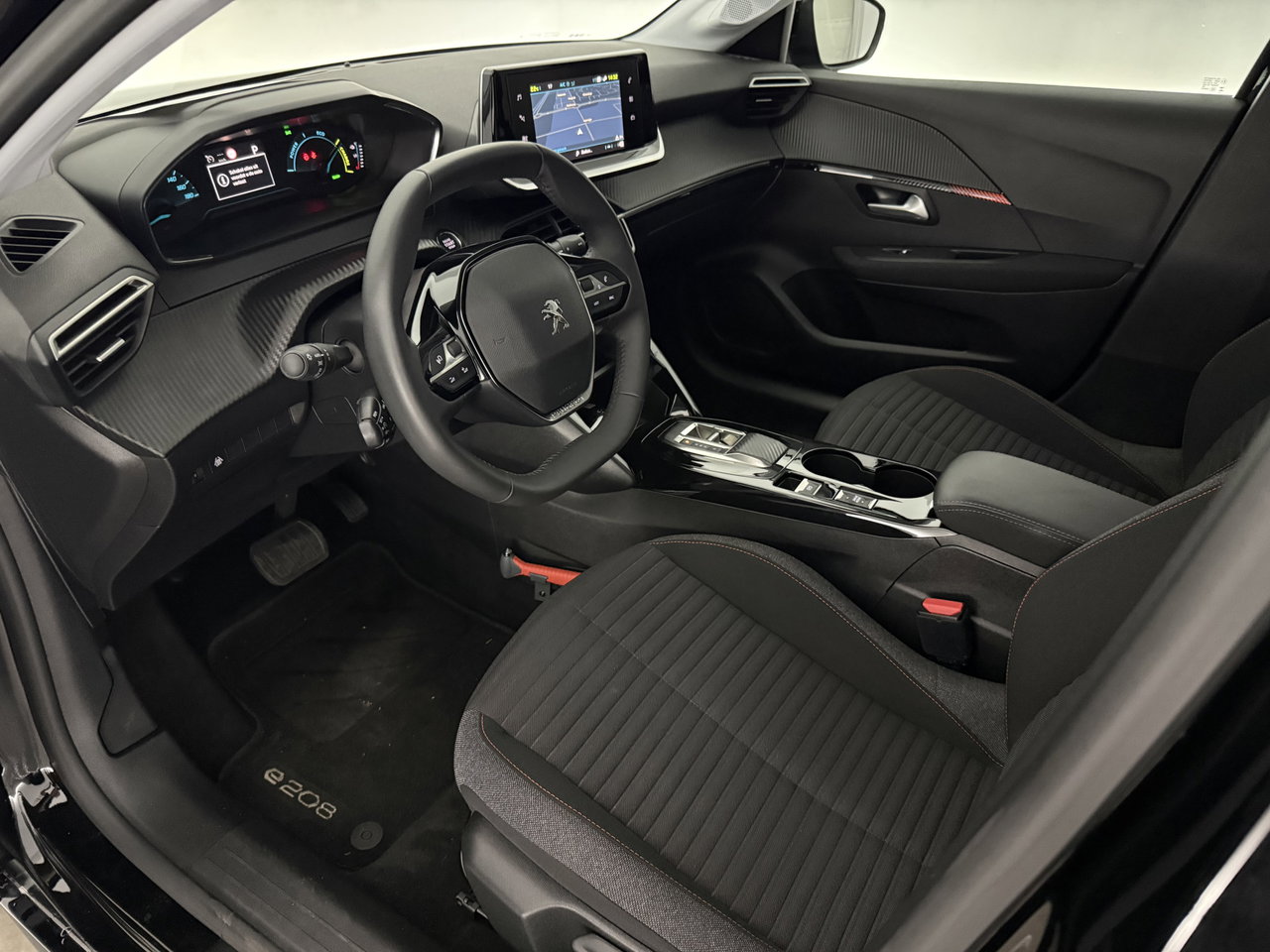 Peugeot e-208