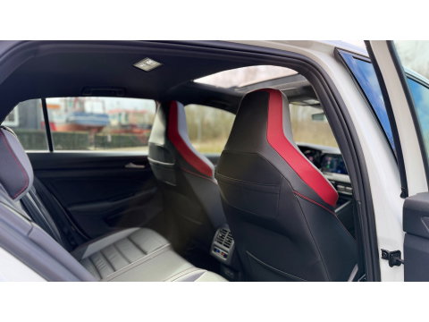 Volkswagen Golf 2.0 TSI GTI Panoramadak Leer Stoelverwarming/Verkoeling Camera Keyless entry