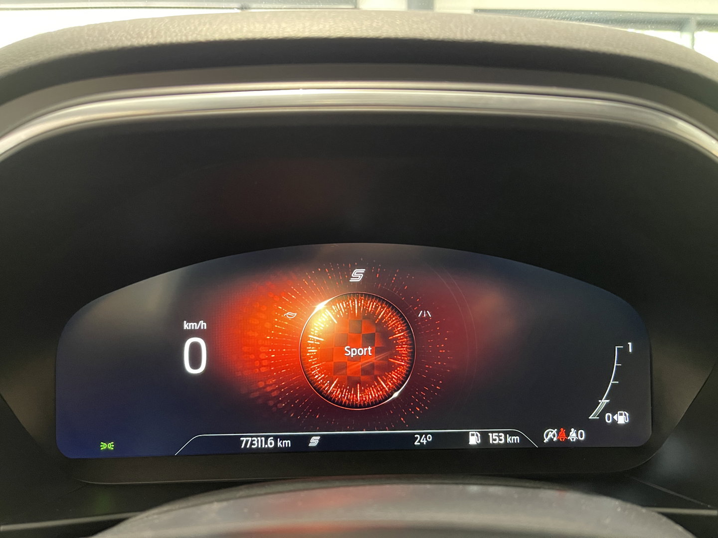 Ford FOCUS Wagon 1.0 EcoBoost Hybrid Active X Business | Apple Carplay | Rijmodus Regeling | Stoelverwarming | Stuurwielverwarming | Ford Pass Connect | DAB | Trekhaak | Isofix |