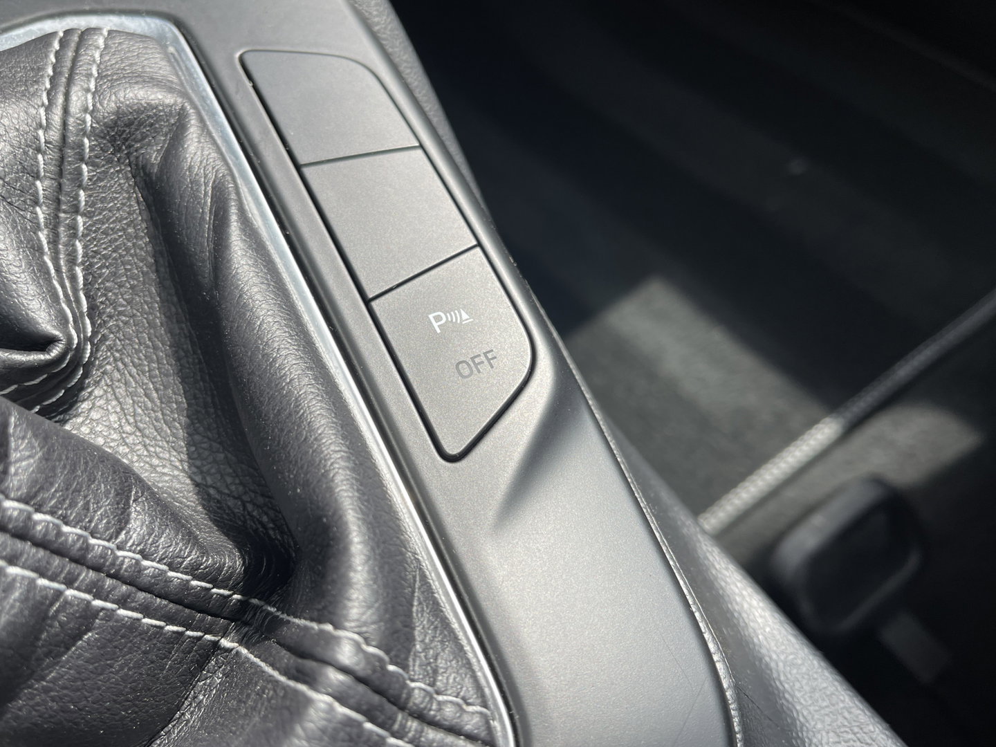 Ford FOCUS Wagon 1.0 EcoBoost Hybrid Active X Business | Apple Carplay | Rijmodus Regeling | Stoelverwarming | Stuurwielverwarming | Ford Pass Connect | DAB | Trekhaak | Isofix |