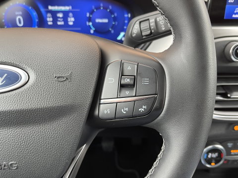 Ford FOCUS Wagon 1.0 EcoBoost Hybrid Active X Business | Apple Carplay | Rijmodus Regeling | Stoelverwarming | Stuurwielverwarming | Ford Pass Connect | DAB | Trekhaak | Isofix |