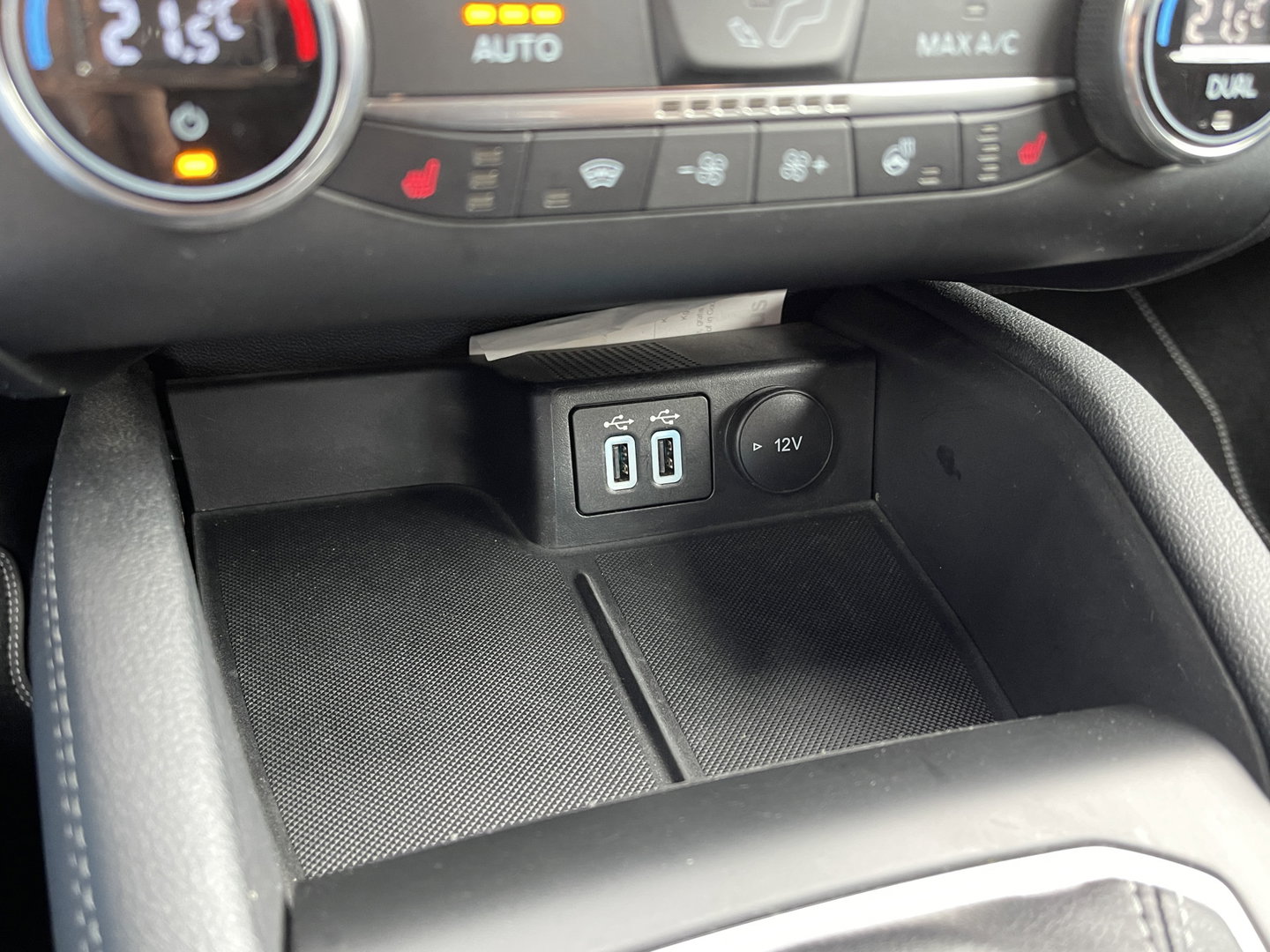 Ford FOCUS Wagon 1.0 EcoBoost Hybrid Active X Business | Apple Carplay | Rijmodus Regeling | Stoelverwarming | Stuurwielverwarming | Ford Pass Connect | DAB | Trekhaak | Isofix |