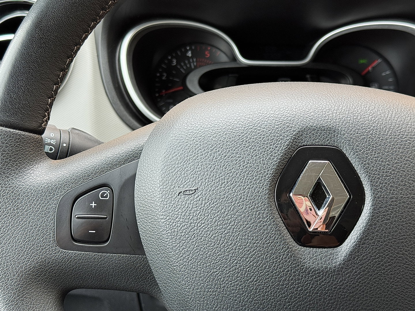 Renault Trafic Passenger 1.6 dCi Grand Authentique Energy | Marge |  Airconditioning | Radio | Navigatie | Cruise Control | Bluetooth | Stop & Go | Multifunctioneel Stuurwiel |