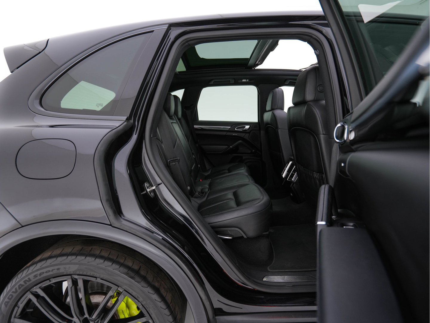 Porsche Cayenne 3.0 S E-Hybrid AWD (Plug-In) Aut. *PANO | LEATHER | XENON | MEMORY-PACK | NAVI-FULLMAP | HEATED-COMFORTSEATS | CAMERA | SHIFTPADDLES | PRIVACY-GLASS | ECC | PDC | CRUISE | TOWBAR | 21''ALU*